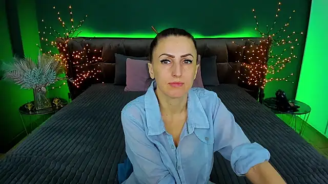 Snapshot of Rebecca_Diamond chatting on 01.30.25 Rebecca Diamond online show from 01.30.25
