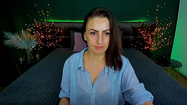 Snapshot of Rebecca_Diamond chatting on 02.04.25 Rebecca Diamond online show from 02.04.25