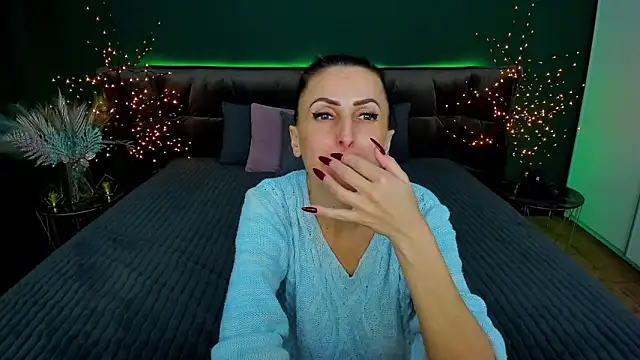 Snapshot of Rebecca_Diamond chatting on 02.11.25 Rebecca Diamond online show from 02.11.25