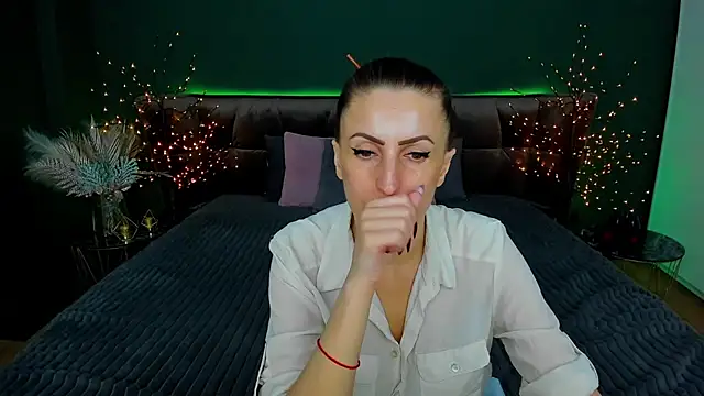 Snapshot of Rebecca_Diamond chatting on 02.17.25 Rebecca Diamond online show from 02.17.25