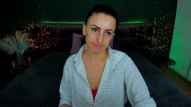 Snapshot of Rebecca_Diamond chatting on 03.05.25 Rebecca Diamond online show from 03.05.25