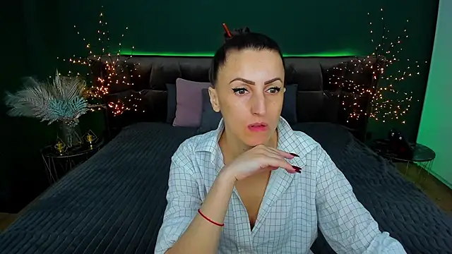 Snapshot of Rebecca_Diamond chatting on 03.12.25 Rebecca Diamond online show from 03.12.25