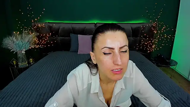 Snapshot of Rebecca_Diamond chatting on 03.14.25 Rebecca Diamond online show from 03.14.25