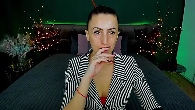 Snapshot of Rebecca_Diamond chatting on 03.16.25 Rebecca Diamond online show from 03.16.25