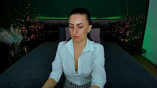 Snapshot of Rebecca_Diamond chatting on 03.19.25 Rebecca Diamond online show from 03.19.25
