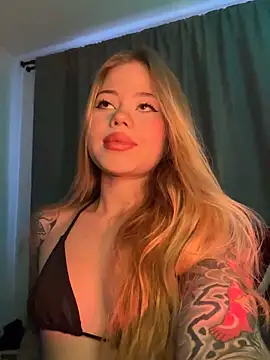 curchez  online show from 12.17.24