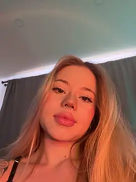 curchez  online show from 01.18.25