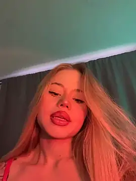 curchez  online show from 02.10.25