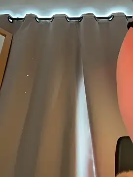 curchez  online show from 11.13.25