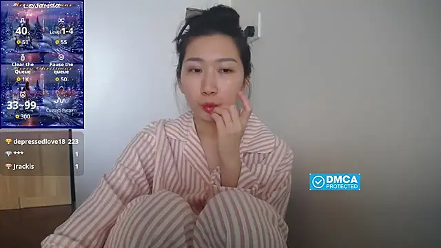 Snapshot of Asiagirll chatting on 11.15.25 Asiagirll online show from 11.15.25