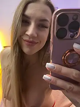 Snapshot of Cute-Alice chatting on 12.22.24 Cute-Alice online show from 12.22.24