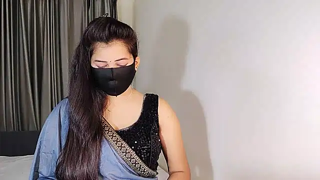 Snapshot of YourLovelyQueen chatting on 12.27.24 YourLovelyQueen online show from 12.27.24