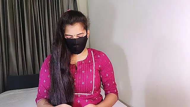 Snapshot of YourLovelyQueen chatting on 01.25.25 YourLovelyQueen online show from 01.25.25