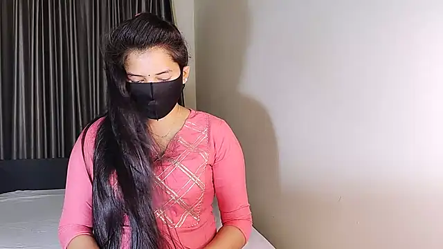 Snapshot of YourLovelyQueen chatting on 02.11.25 YourLovelyQueen online show from 02.11.25