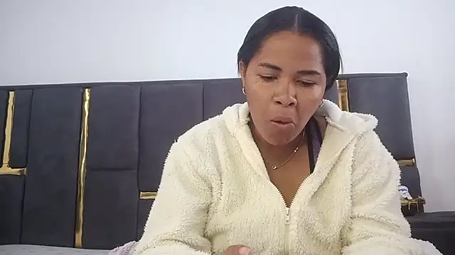 Snapshot of aleixane chatting on 05.18.26 aleixane online show from 05.18.26
