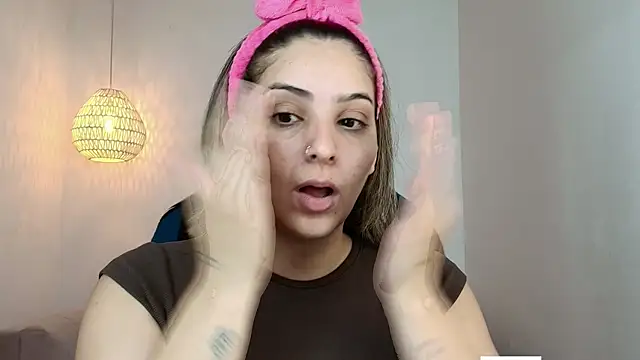 Snapshot of YummyAnna_ chatting on 06.18.26 YummyAnna online show from 06.18.26