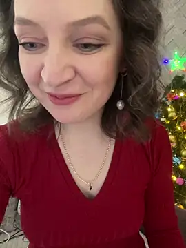 Snapshot of EvaBarsa_ chatting on 12.21.24 EvaBarsa  online show from 12.21.24