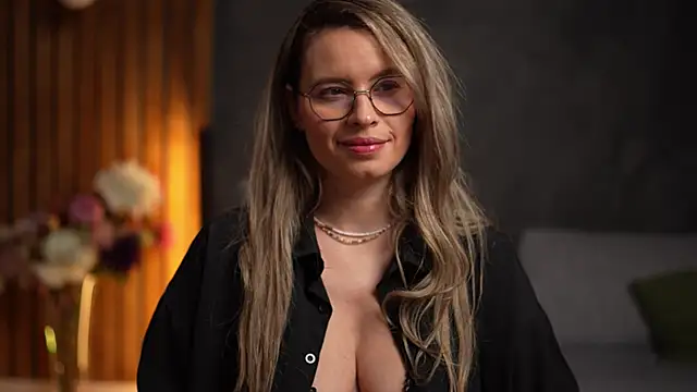 BrandyWhite online show from 12.16.25