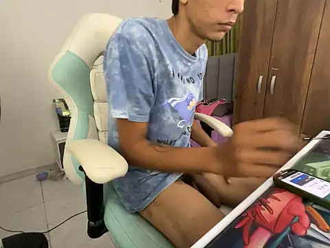 Snapshot of Max_TheHorseDick chatting on 12.08.24 Max TheHorseDick online show from 12.08.24