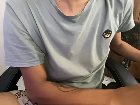 Snapshot of Max_TheHorseDick chatting on 01.05.25 Max TheHorseDick online show from 01.05.25