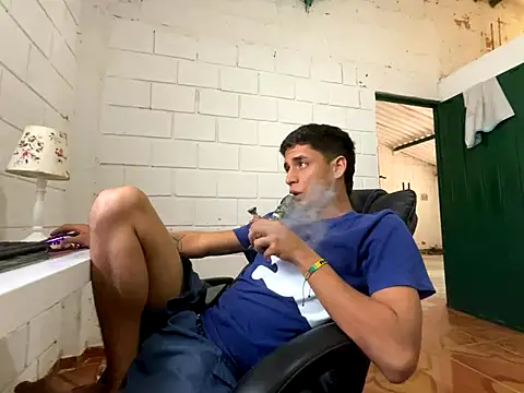 Snapshot of Max_TheHorseDick chatting on 11.24.25 Max TheHorseDick online show from 11.24.25