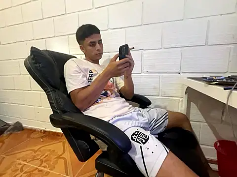 Max TheHorseDick online show from 01.12.26