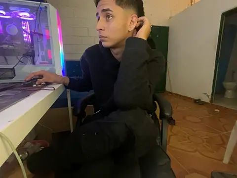 Max TheHorseDick online show from 03.20.26