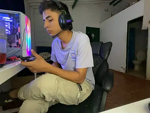 Max TheHorseDick online show from 03.25.26