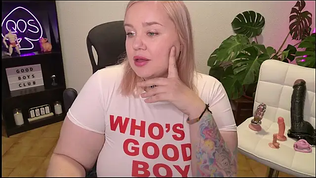 Snapshot of MargotGrey chatting on 07.03.26 MargotGrey online show from 07.03.26
