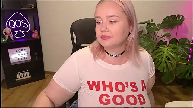Snapshot of MargotGrey chatting on 07.18.26 MargotGrey online show from 07.18.26