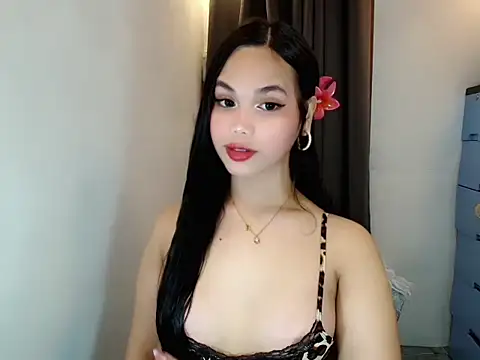 Snapshot of Webcumcutie chatting on 07.14.26 Webcumcutie online show from 07.14.26