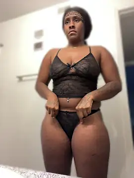 Snapshot of Foreignthababyy chatting on 04.15.26 Foreignthababyy online show from 04.15.26