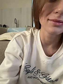Snapshot of -AngelAri- chatting on 06.14.26 -AngelAri- online show from 06.14.26