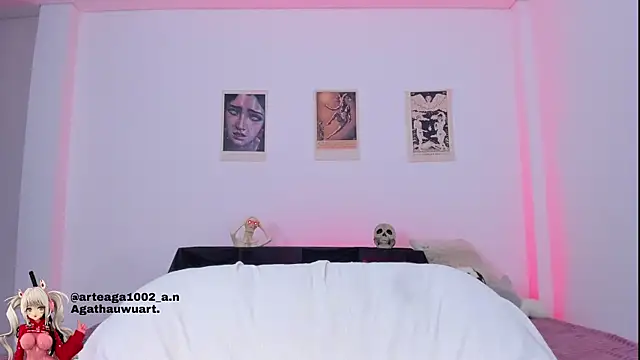 Moonlight1002 online show from 10.12.25