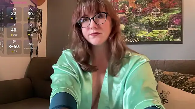 Snapshot of kurvy_kitten_xo chatting on 12.02.25 kurvy kitten xo online show from 12.02.25