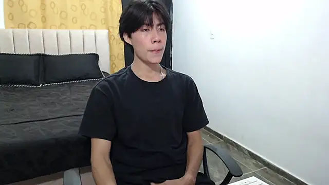 Snapshot of Elio-cam chatting on 02.02.25 Elio-cam online show from 02.02.25