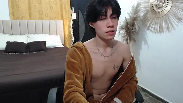 Snapshot of Elio-cam chatting on 11.06.25 Elio-cam online show from 11.06.25