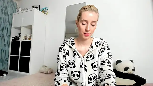 KenzieDawton online show from 10.18.25