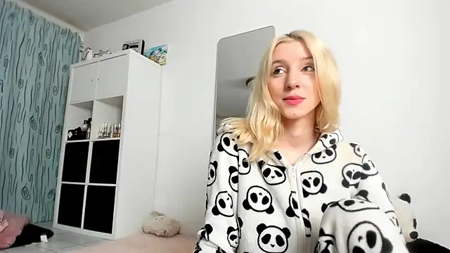 KenzieDawton online show from 10.19.25