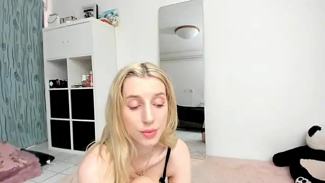 Snapshot of KenzieDawton chatting on 07.02.26 KenzieDawton online show from 07.02.26