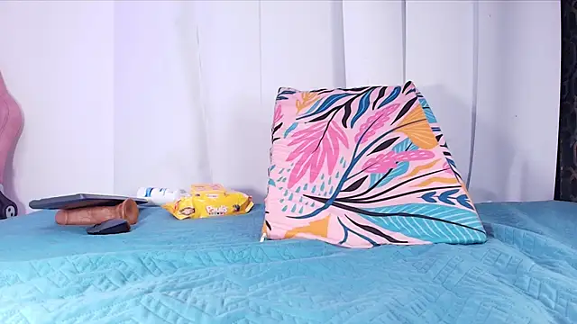 raven lilith  online show from 10.22.25