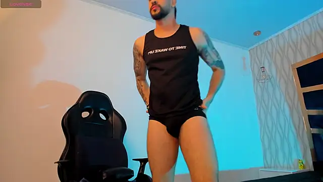 Snapshot of Petesevans chatting on 11.09.25 Petesevans online show from 11.09.25