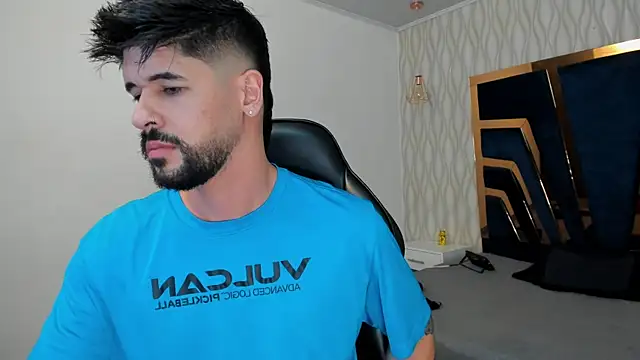 Snapshot of Petesevans chatting on 11.28.25 Petesevans online show from 11.28.25