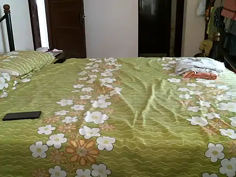 Snapshot of Slim_India chatting on 06.18.26 Slim India online show from 06.18.26