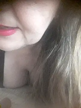 Snapshot of sua_sub_ chatting on 01.12.25 sua sub  online show from 01.12.25