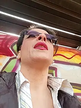 RebeccaNoble online show from 04.14.26