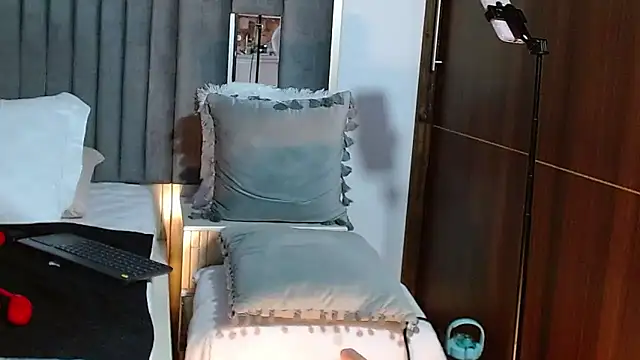 NatyTaylor online show from 01.30.25