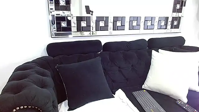 NatyTaylor online show from 11.14.25