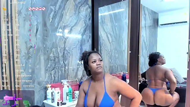 LauraSaenz01 online show from 03.02.25