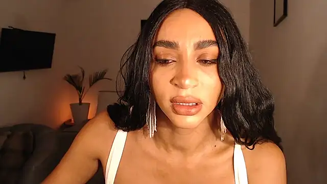 Snapshot of destinne_mill_ chatting on 12.05.25 destinne mill online show from 12.05.25